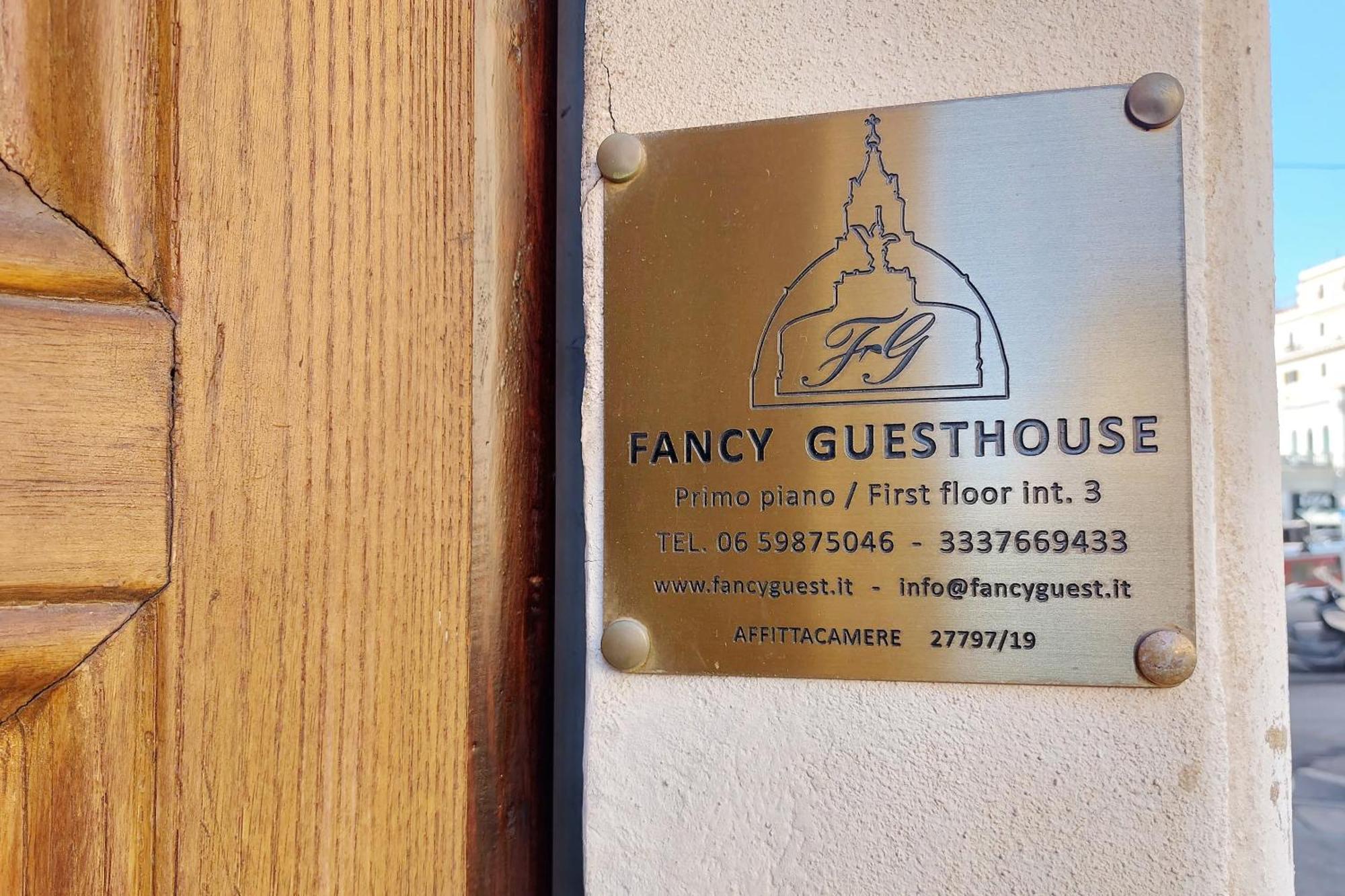 Fancy Guesthouse Vatican Roma Esterno foto